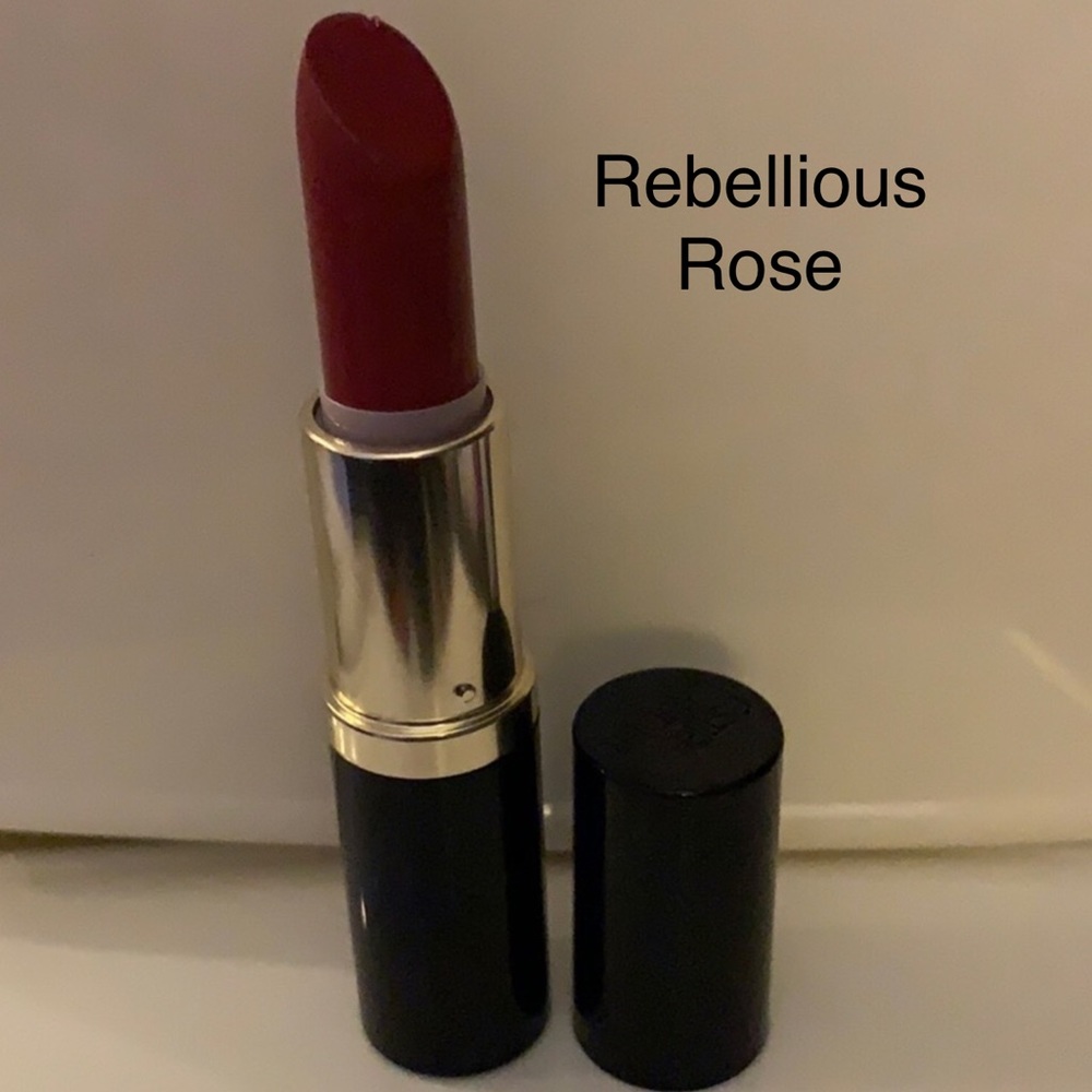 🆕 Estée Lauder Pure Color Envy 
Rebellious Rose
